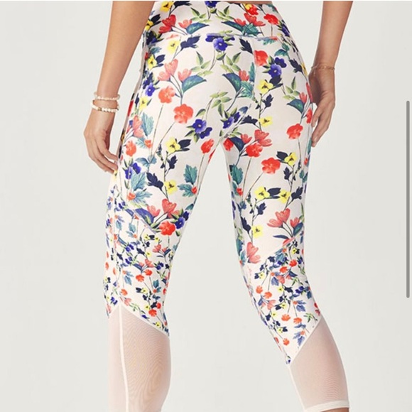 Fabletics Powerhold High-Waisted Floral Poppy Mesh Crop Leggings - Picture 10 of 11